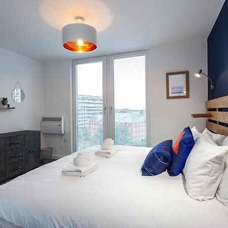 Stunning 2 Bed Flat 5Min To Old Trafford Stadium Manchester Ngoại thất bức ảnh