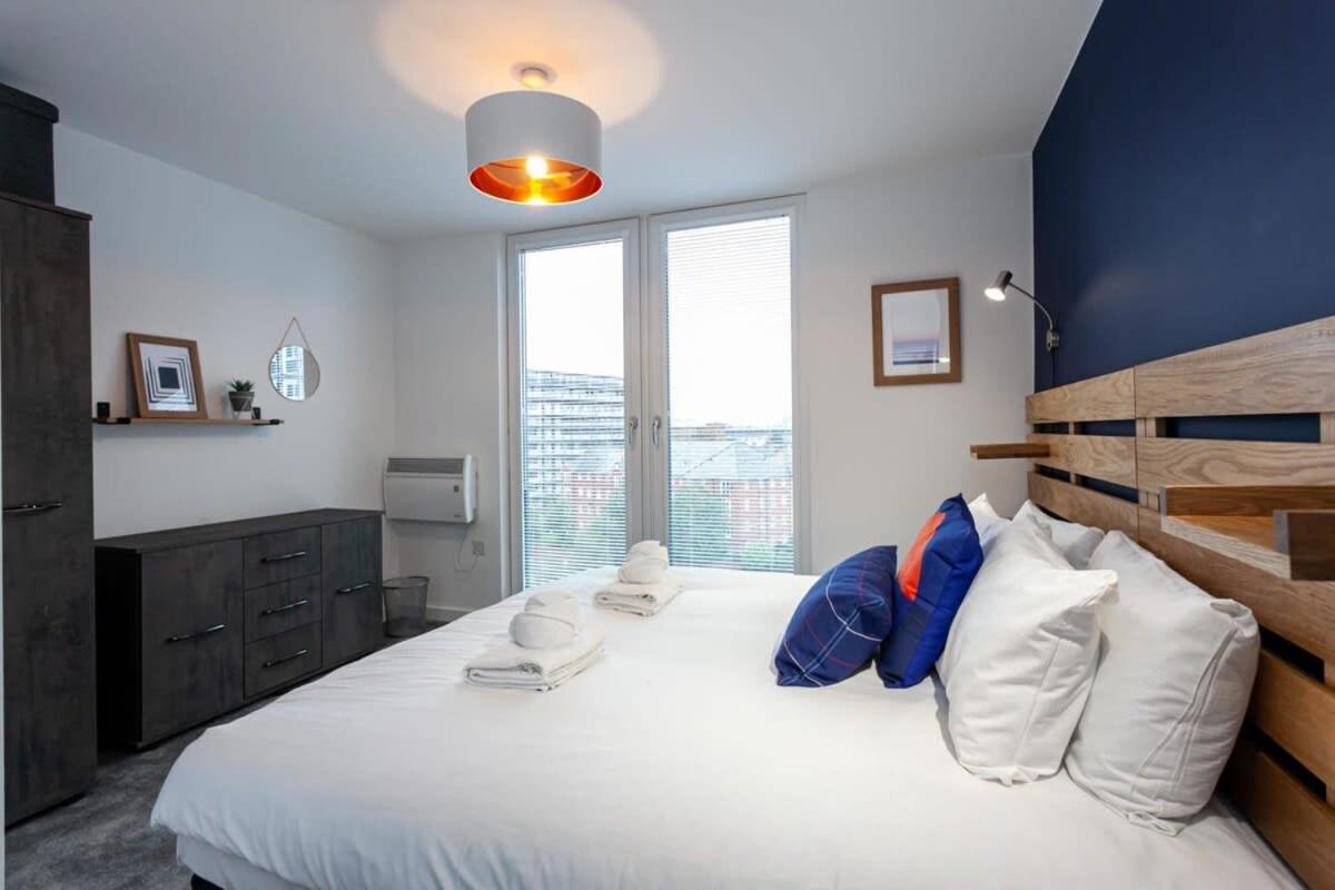 Stunning 2 Bed Flat 5Min To Old Trafford Stadium Manchester Ngoại thất bức ảnh